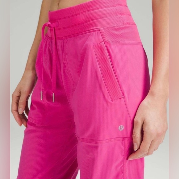 Lululemon Athletica Dance Studio Pants Joggers in Sonic Pink | Size 6 - Picture 10 of 10